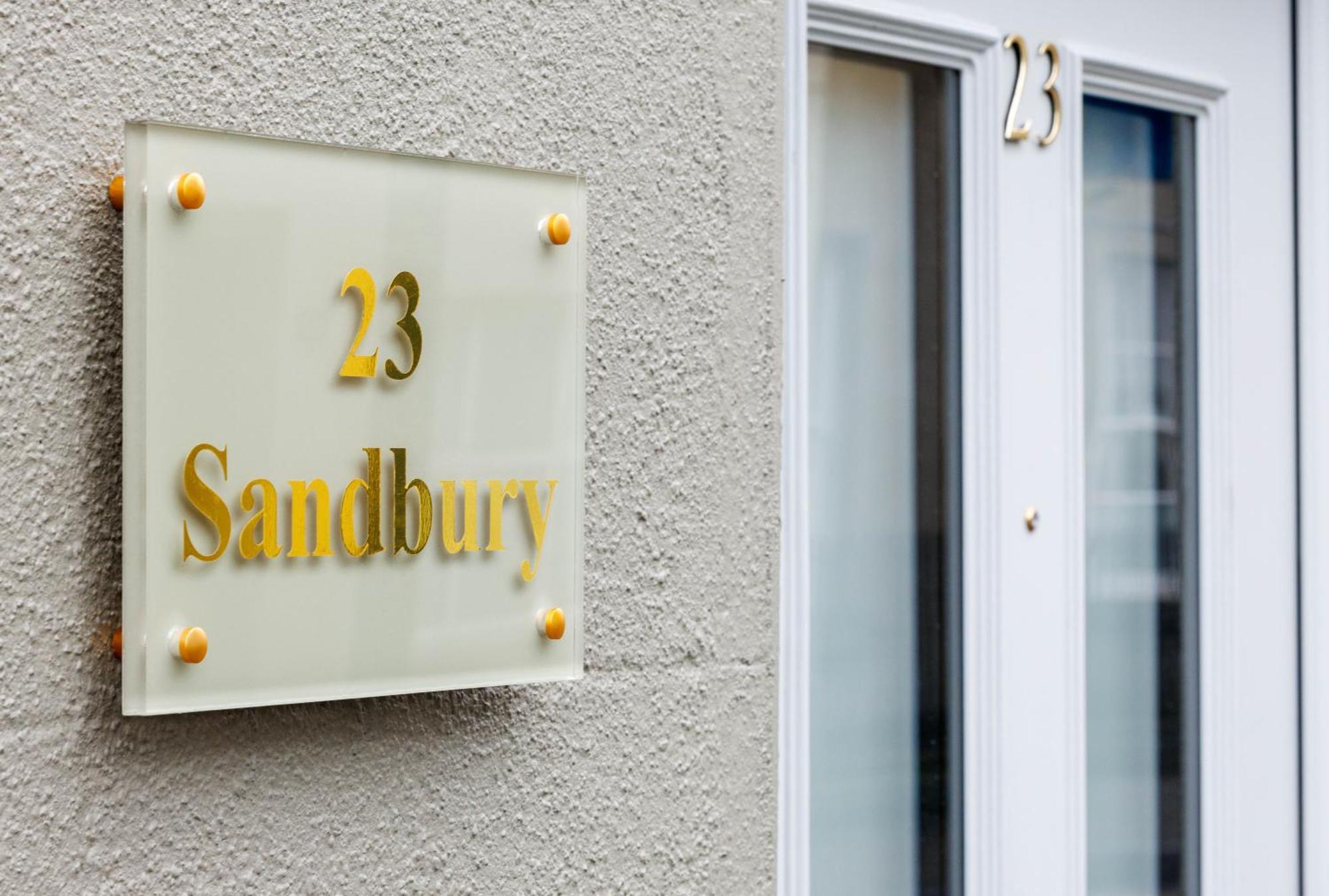 Sandbury Town House 基尔根尼 外观 照片